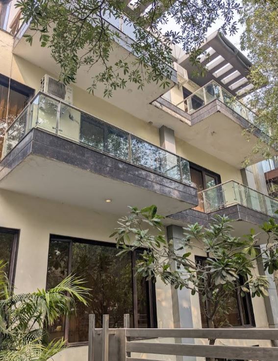 BlueNeck Hotel Unitech Business Park, Sector 41