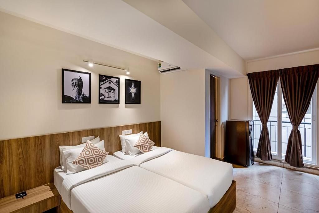 Wandr Hotel Ulsoor Standard Queen Room 4