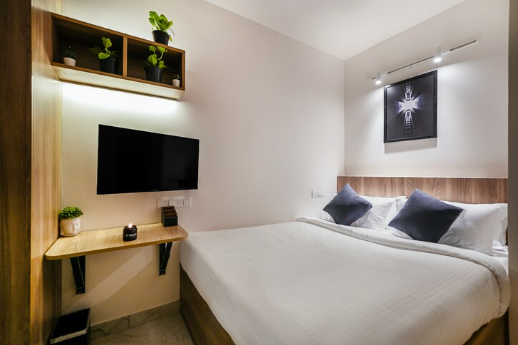 Wandr Hotel Ulsoor Standard Queen Room