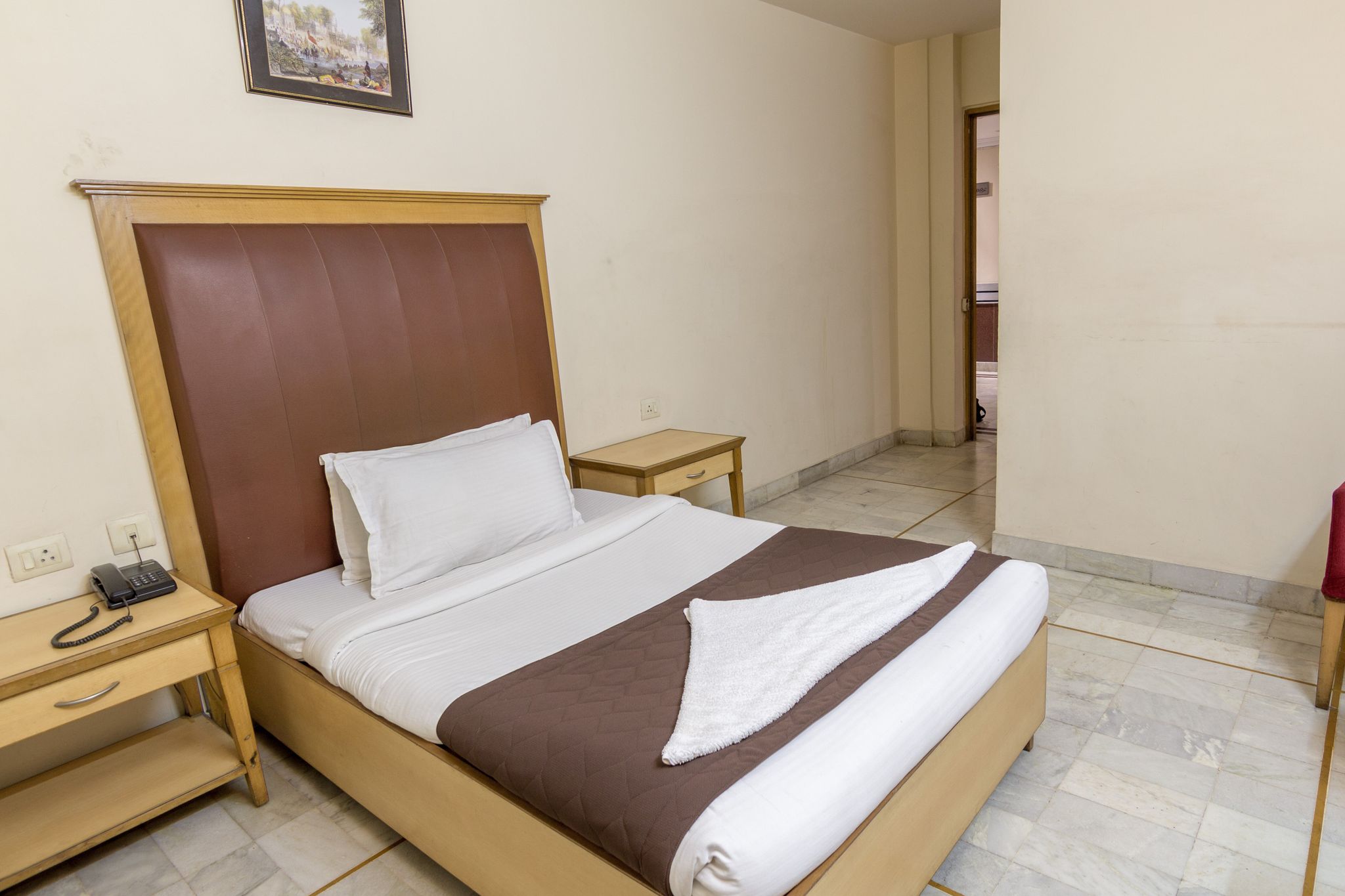 Hotel Sarvodaya Deluxe Room 3