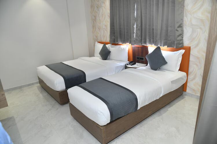 Hotel Aishwarya Twin Bed Rooms 5
