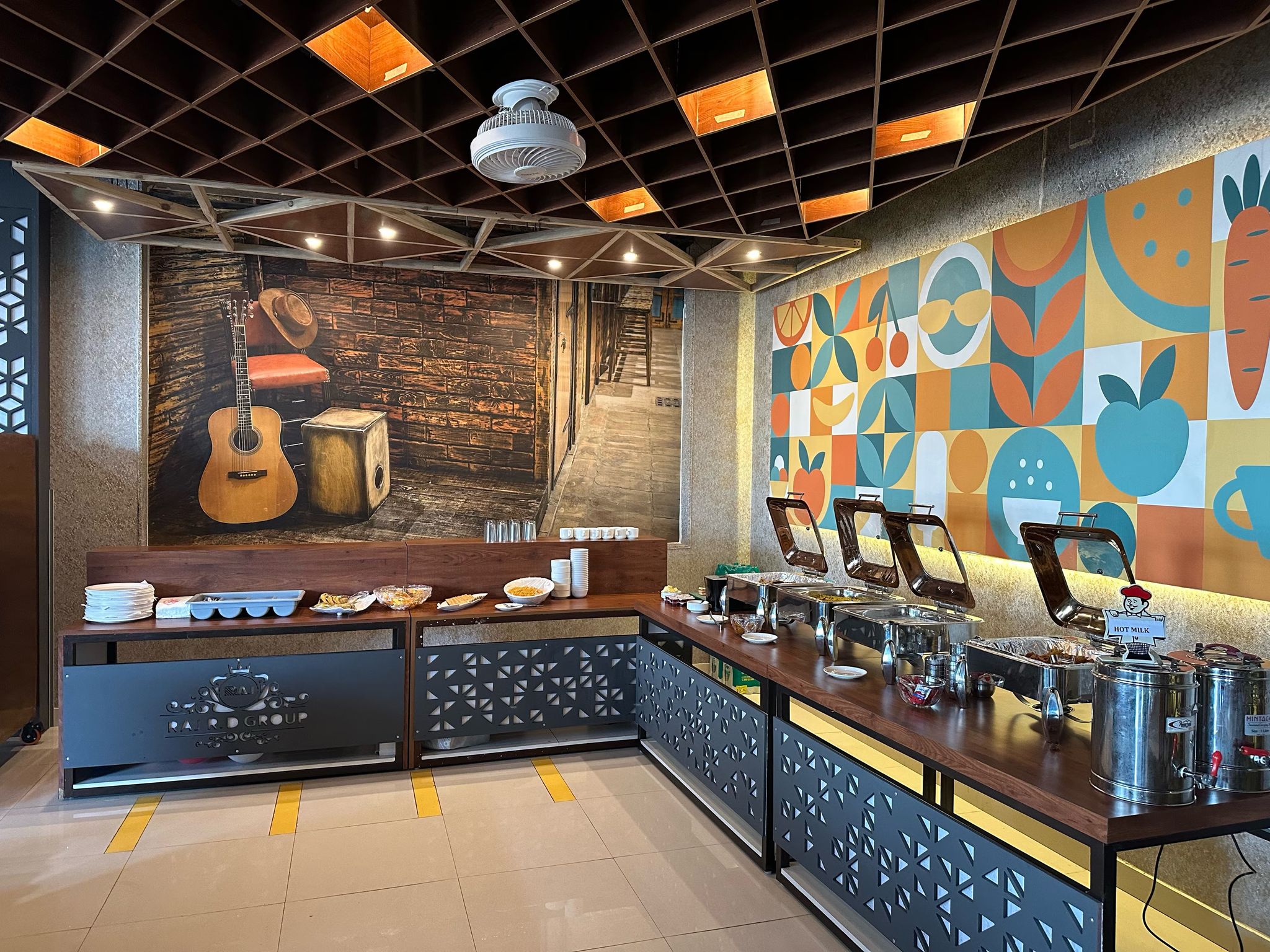 Food & Dining