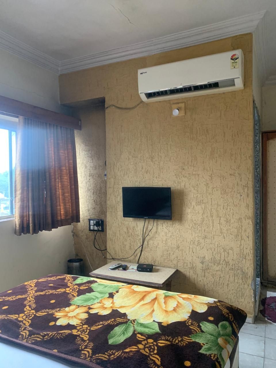 Hotel the Rajshree, Ashram Rd Classic AC 10