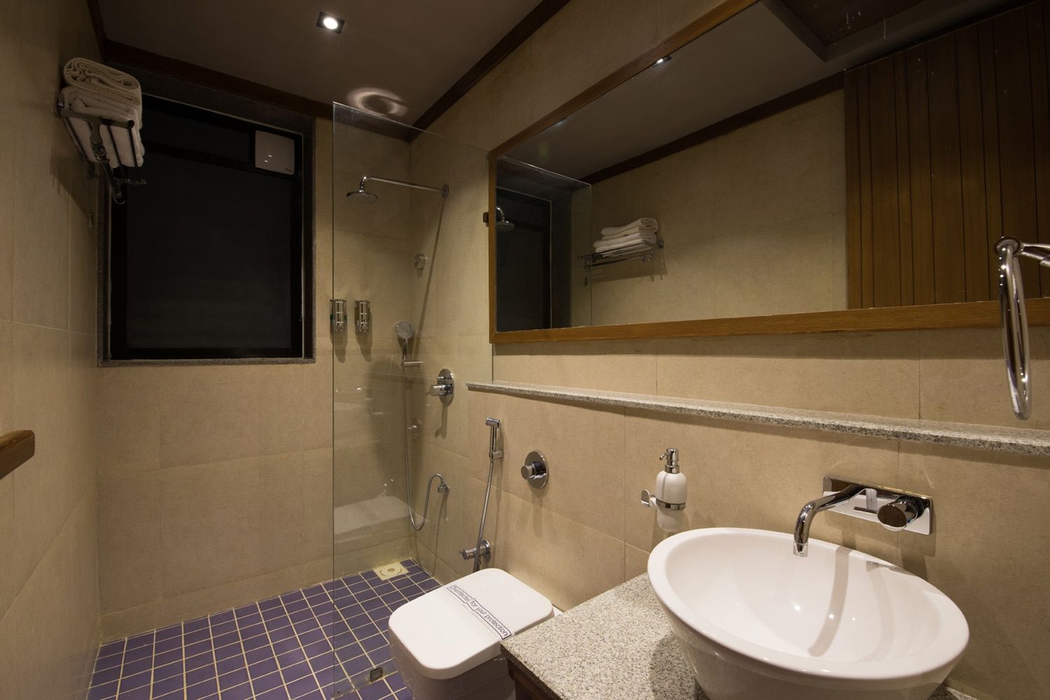 100 ACRES CLUB DELUXE ROOM 4