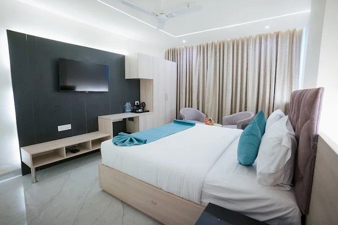 Town Square Suites Studio Room 2