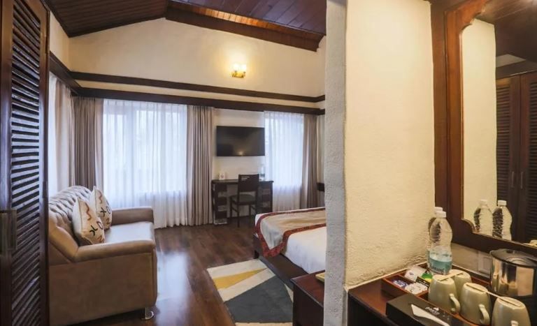 Pause by the Woods Deodhar Cottage 2