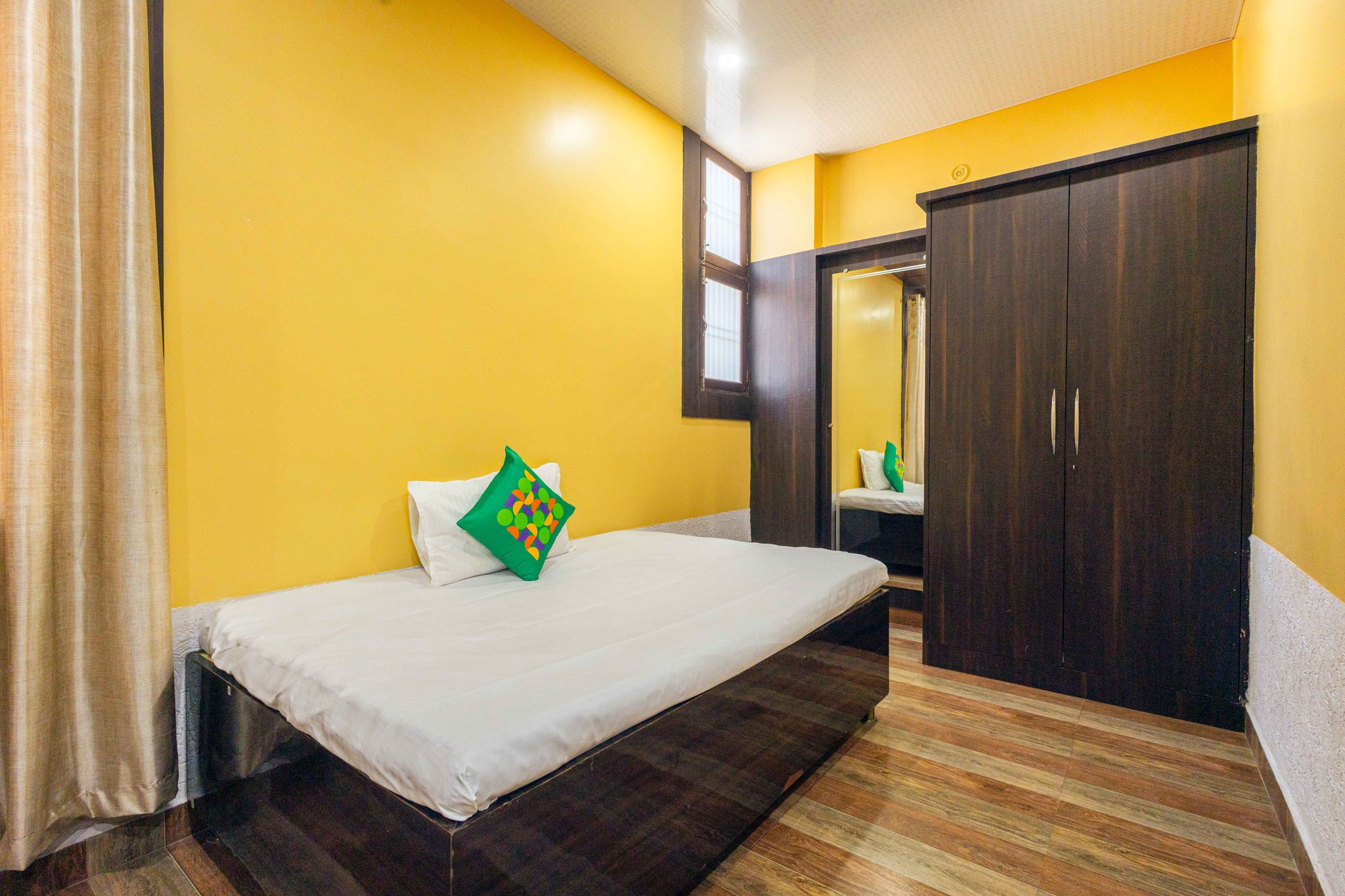 Treebo Saumendra Residency Premium Room 4