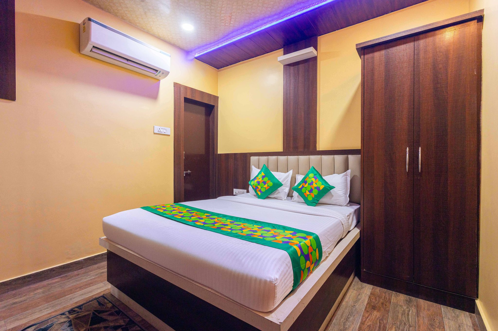 Treebo Saumendra Residency Economy Room 6