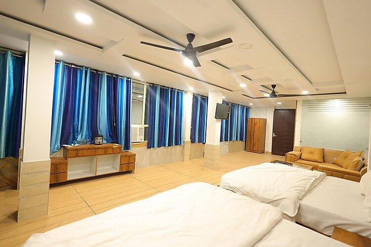 Super Deluxe Four Bed Room