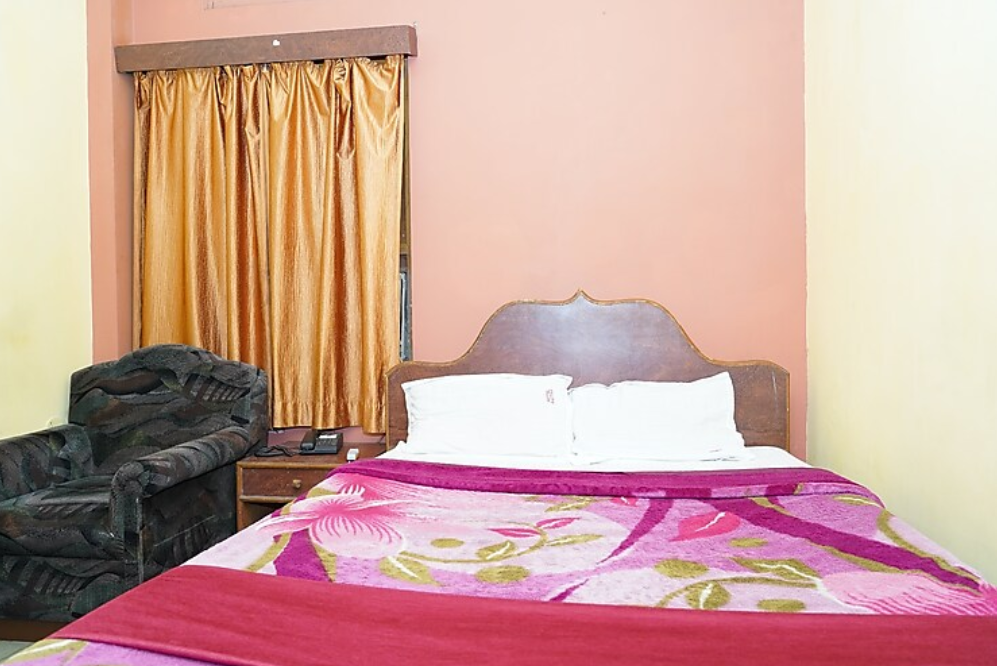 Hotel Aastha Palace Non Ac Deluxe Room 2