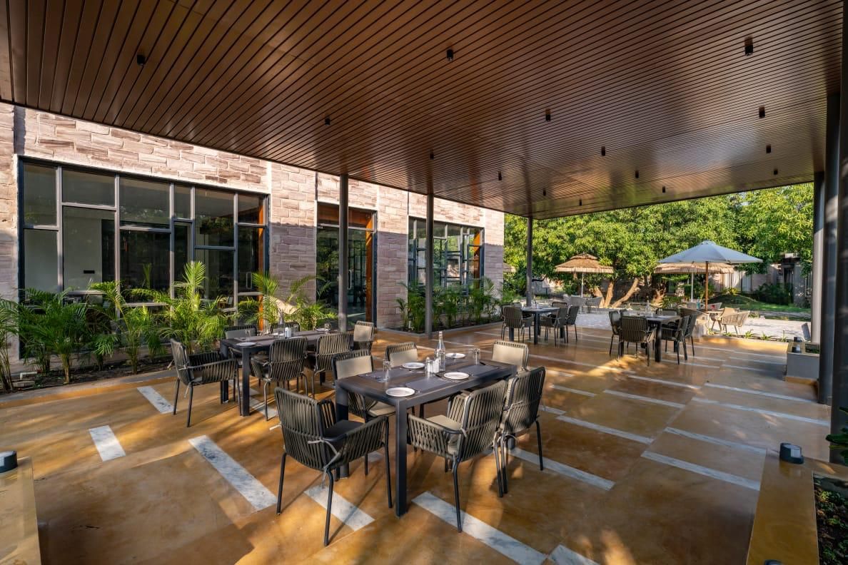 Food & Dining