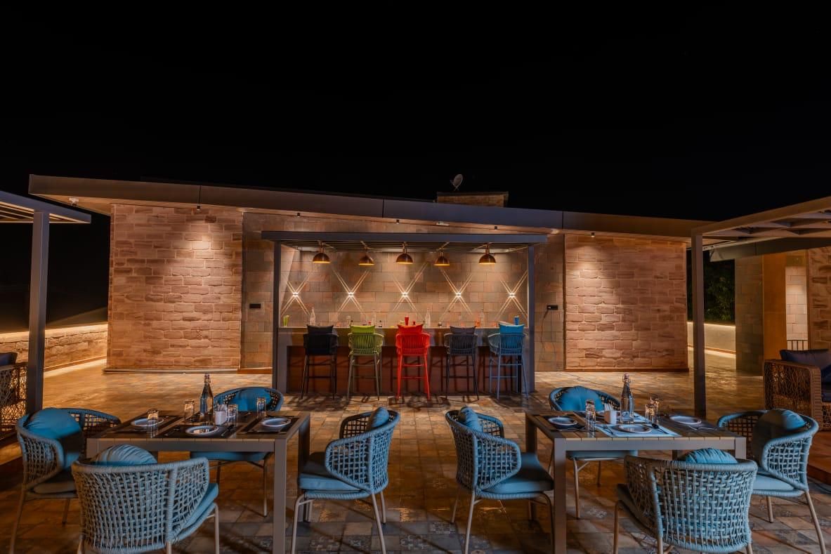 Food & Dining