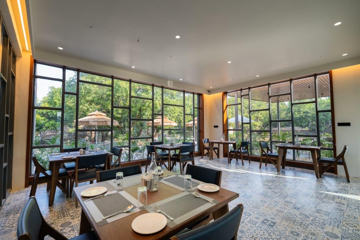Food & Dining