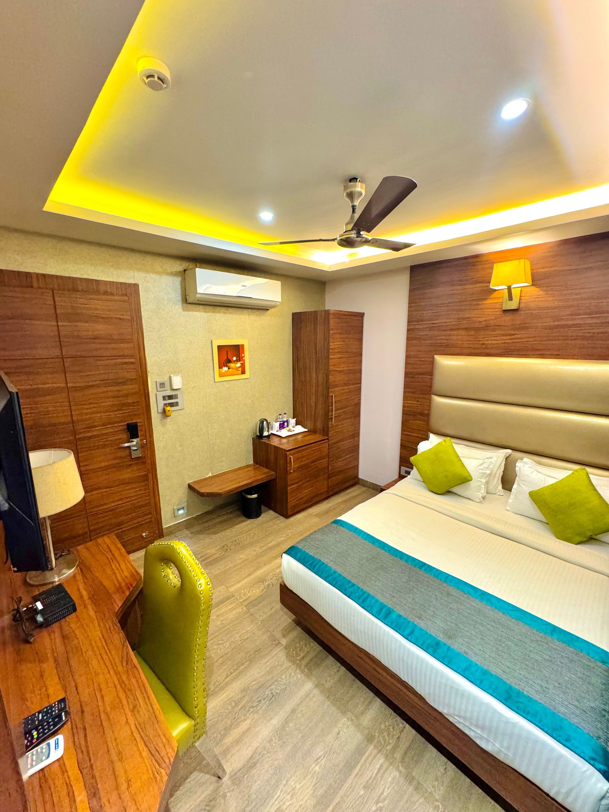 Single Deluxe Room