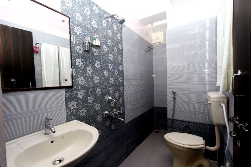 Hotel Sai Comforts Deluxe AC Room 6