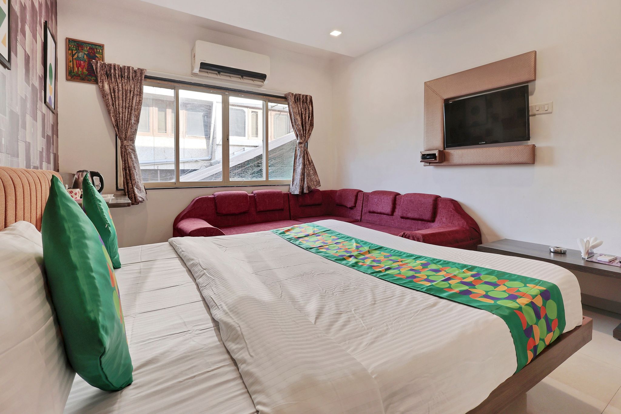 Treebo RVG, Alkapuri Deluxe Room 6