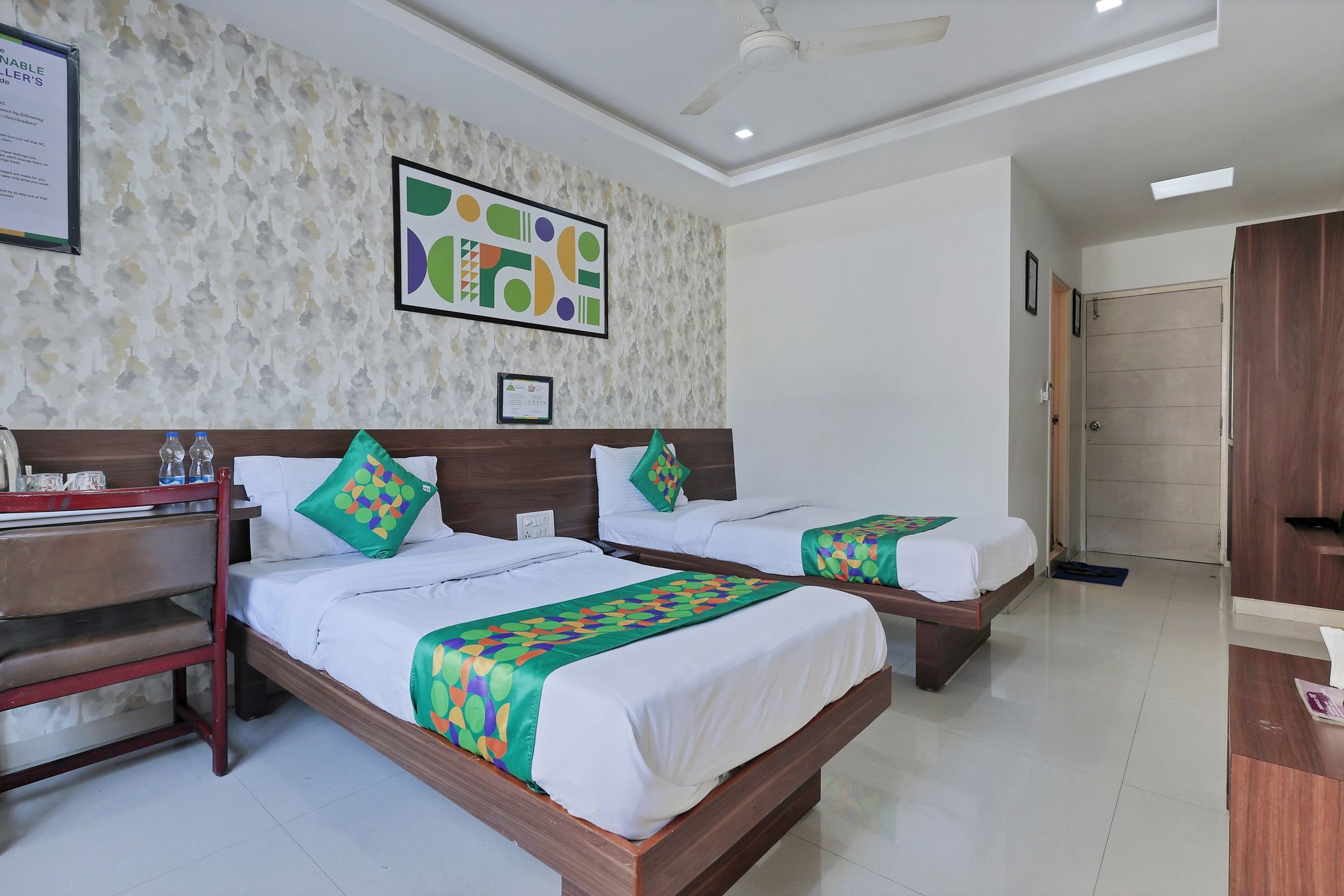 Treebo RVG, Alkapuri Standard Room 4