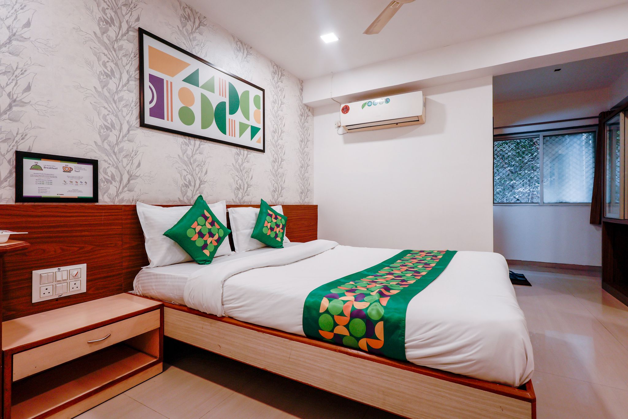 Treebo RVG, Alkapuri Standard Room 7