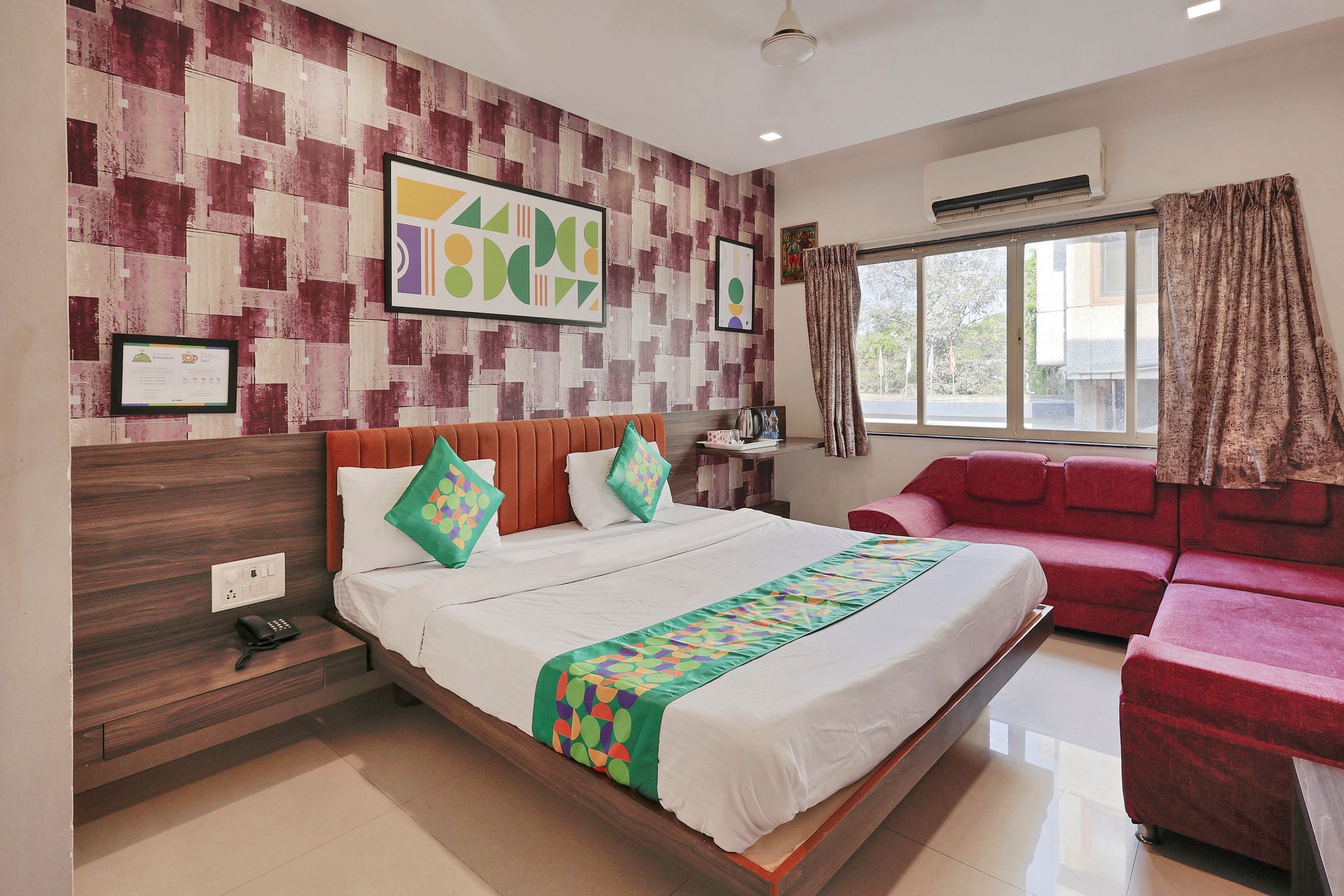 Treebo RVG, Alkapuri Deluxe Room 8