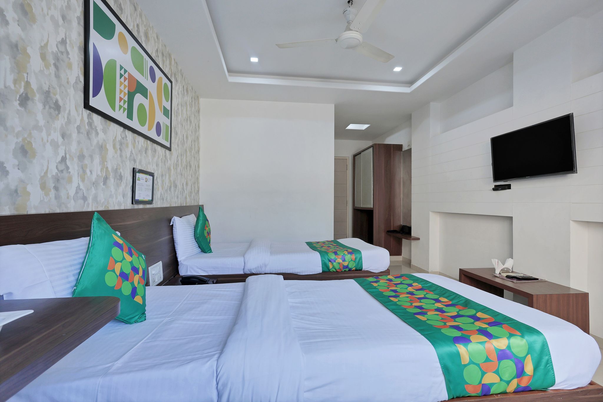 Treebo RVG, Alkapuri Standard Room 3