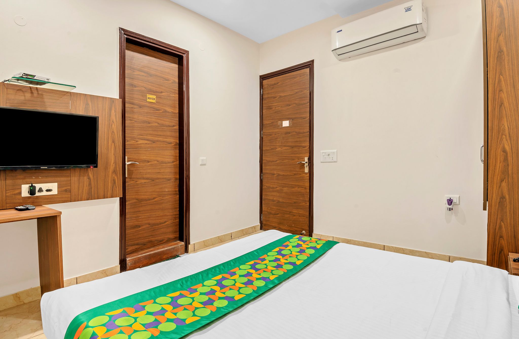 Treebo Elegant Palace Standard Room 4