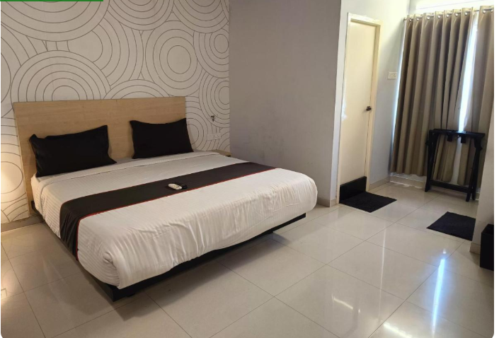 SKYRY Residency Tidel Park Double Room