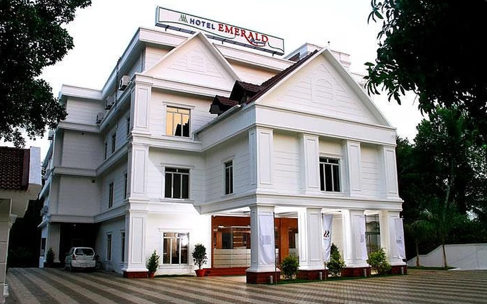 Hotel Emerald Regency