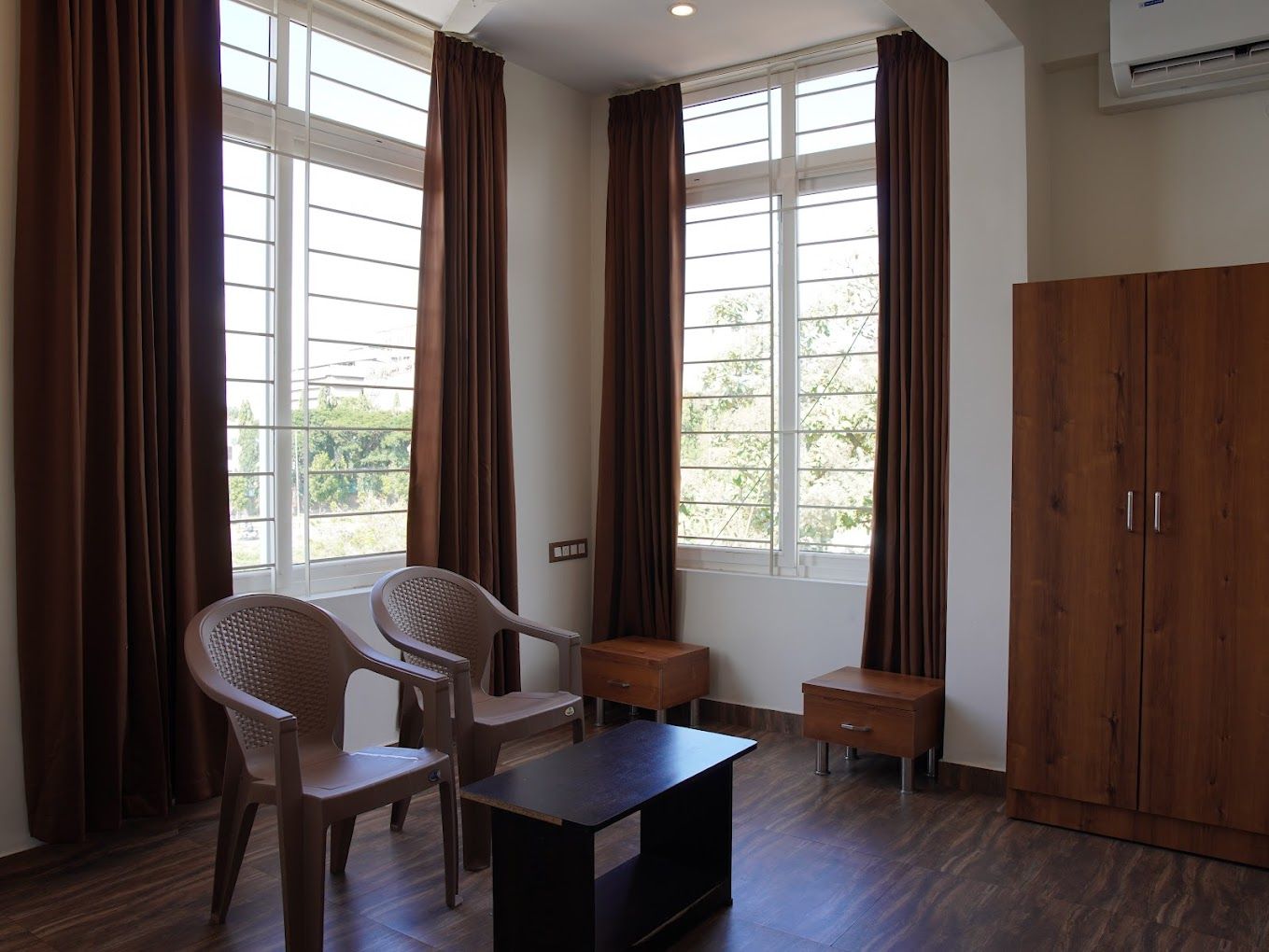 Hotel Janani Mansion Deluxe Room AC 2