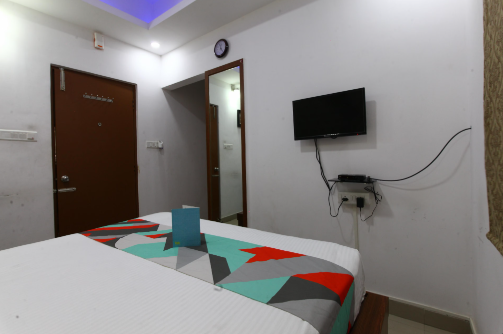 Avenue Inn Deluxe Room 7