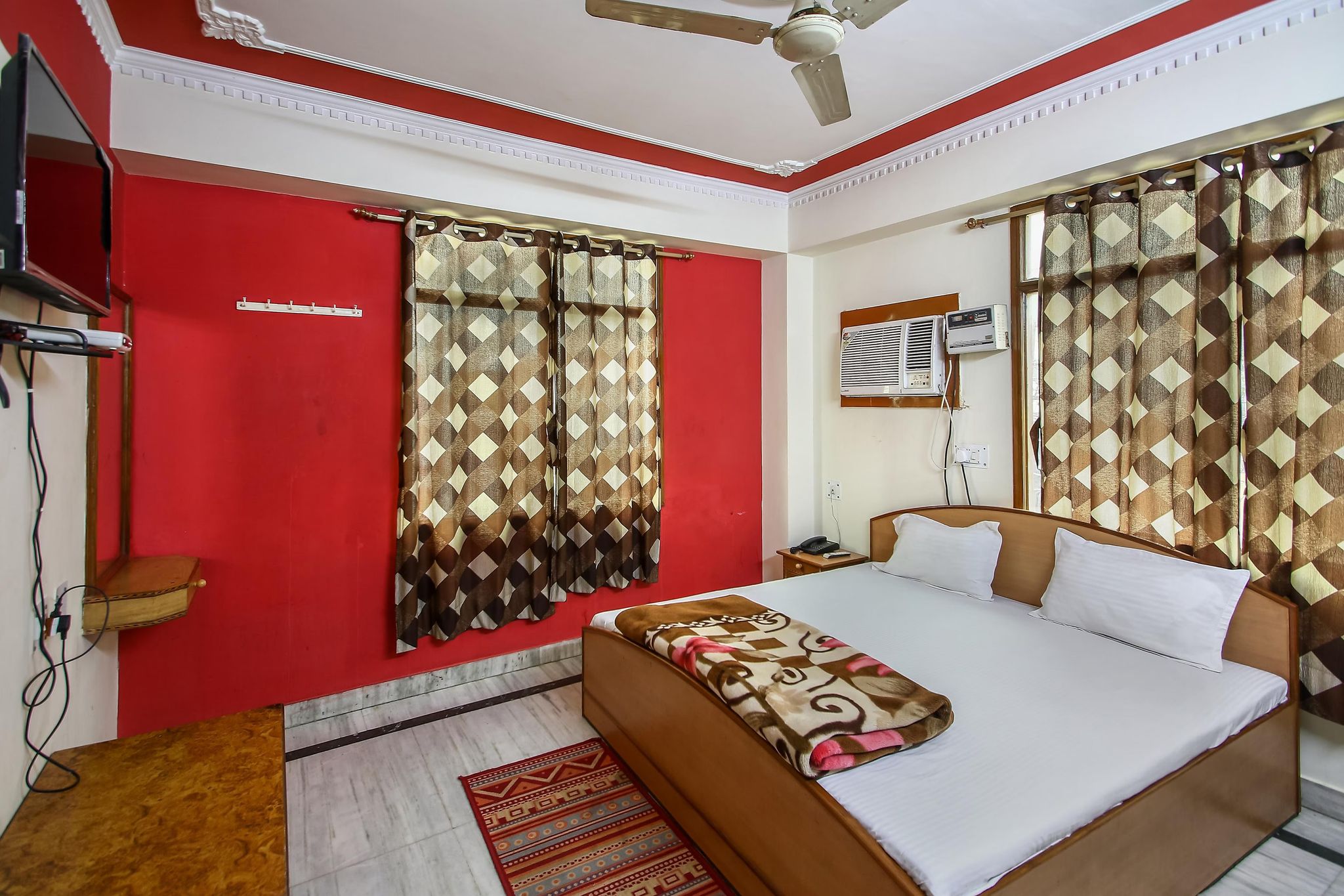 GIRIRAJ KRIPA Double Bed Room 3