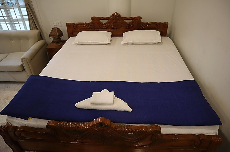 Swet Aparajita Shayma 2