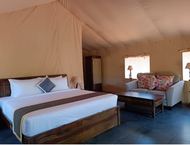 Swiss Premium Tented Room
