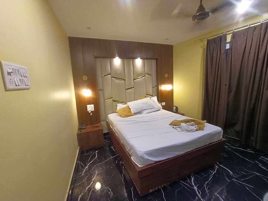 THE BISHAL A LUXURY HOTEL EXECUTIVE ROOM WITH BALCONY 4
