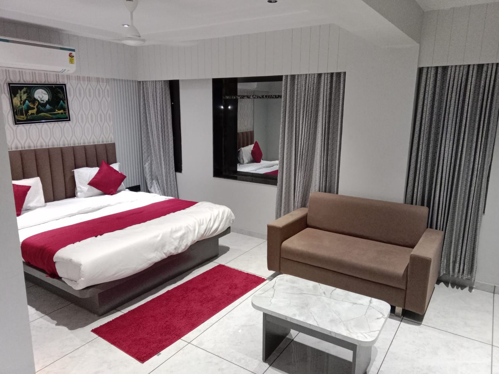 PREMIUM ROOM