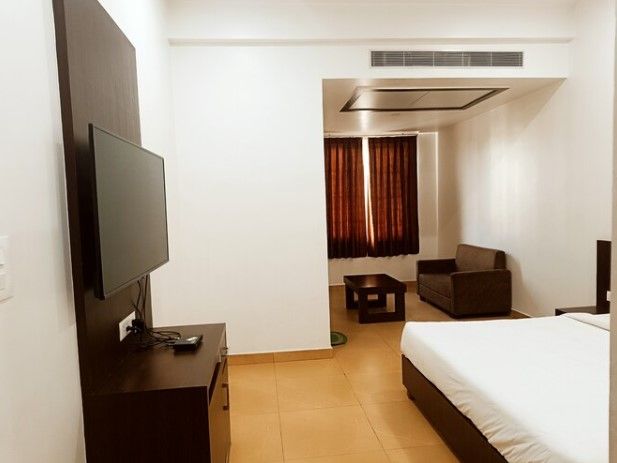 Tathastu Hotel & Banquet Hall Executive Class 3