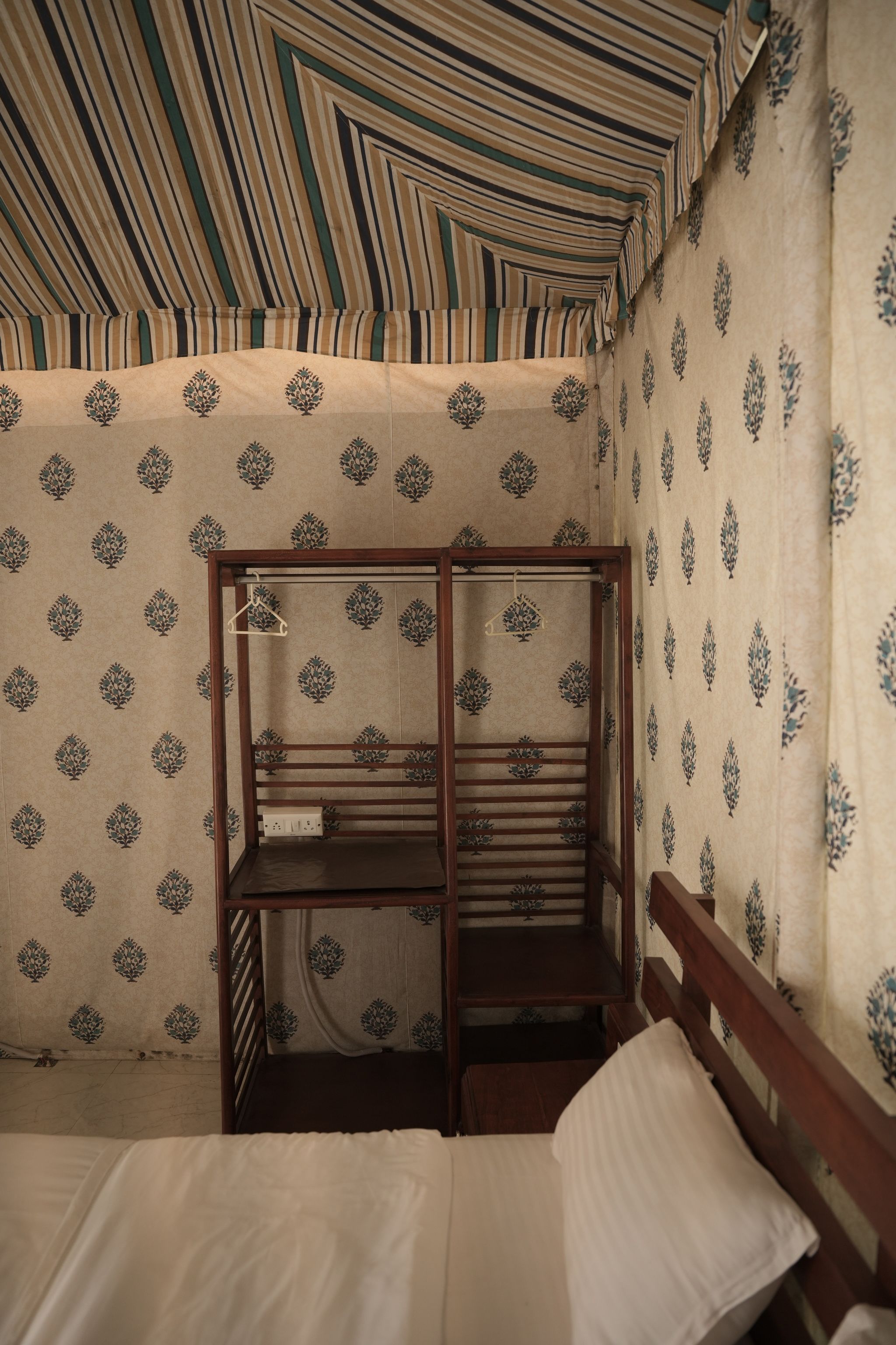 Luxury Cottage Tent With Bath Tub