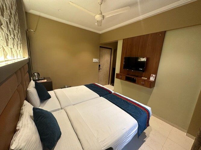 Hotel SriKrishna Paradise Deluxe Room 2