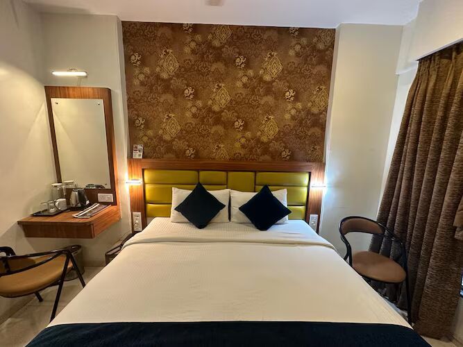 Hotel SriKrishna Paradise Deluxe Room 10