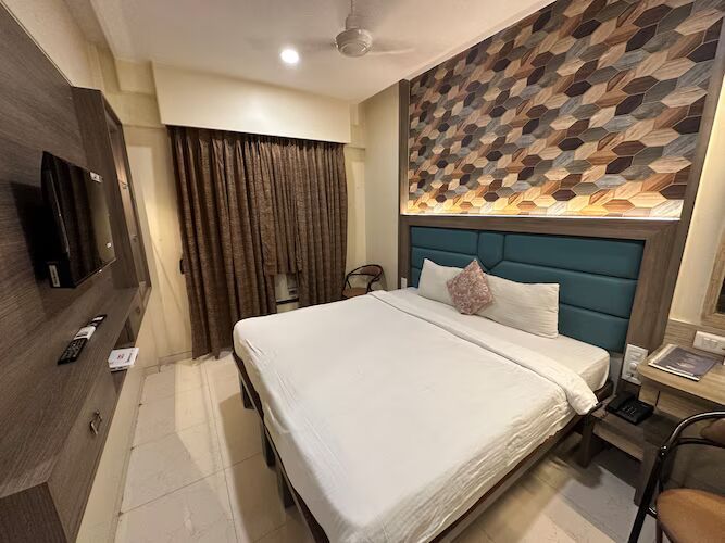 Hotel SriKrishna Paradise Deluxe Room 8