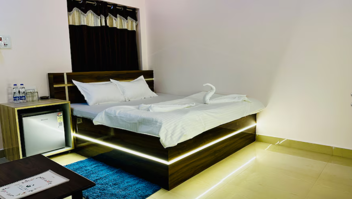 Galaxy Beach Resort Royal Cottage (AC)