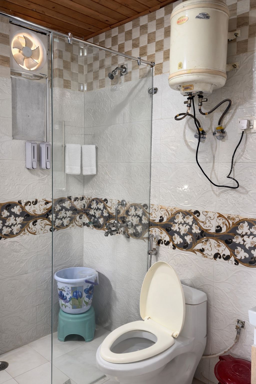 Great Himalayan Resort McLeodganj Deluxe Room (Side valley view) 4