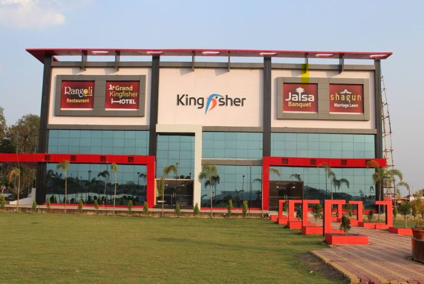 Grand Kingfisher Hotel
