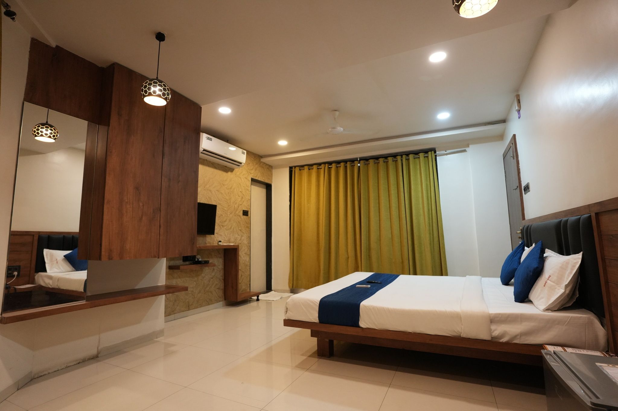 Deluxe AC Room