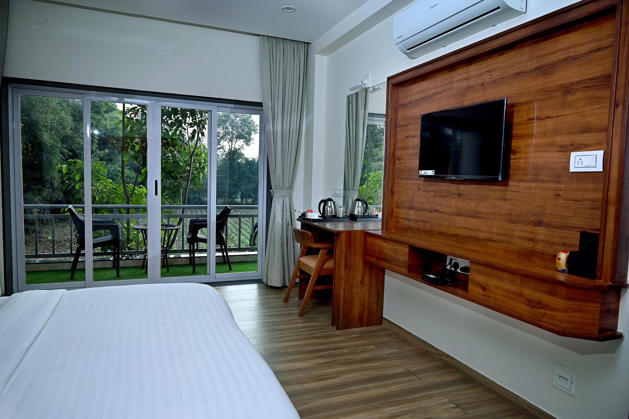 Krishna Riverside Resort Nature View Room 3