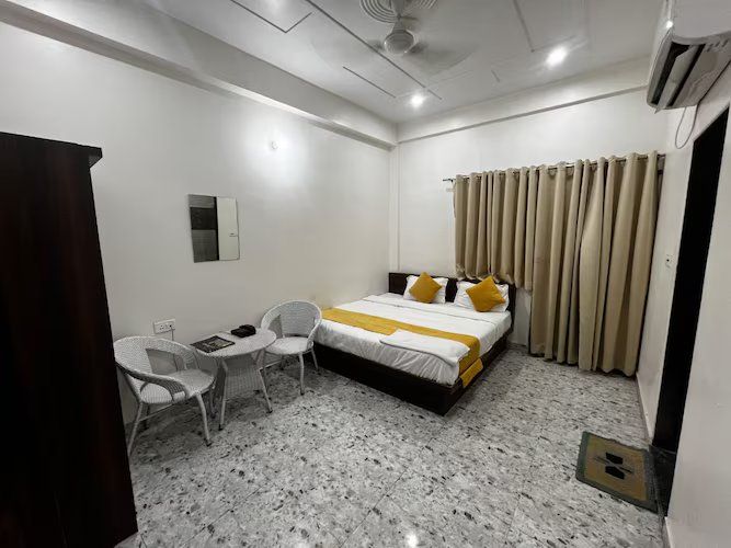 HOTEL VRINDA SAROVAR Deluxe Double room 7