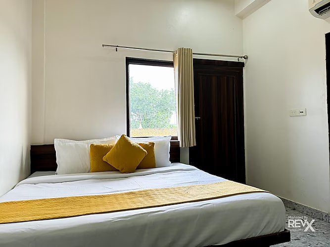 HOTEL VRINDA SAROVAR Deluxe Double room 8