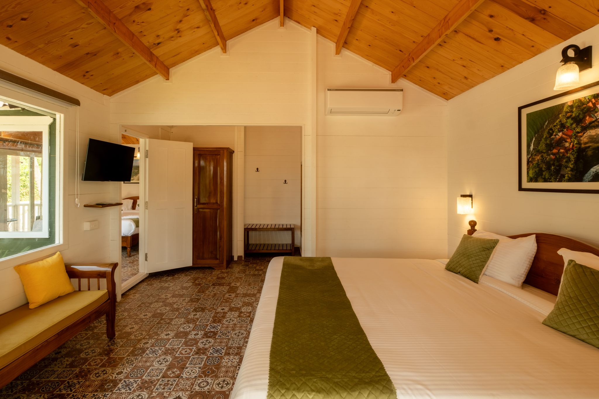 Deluxe King Room with Garden View