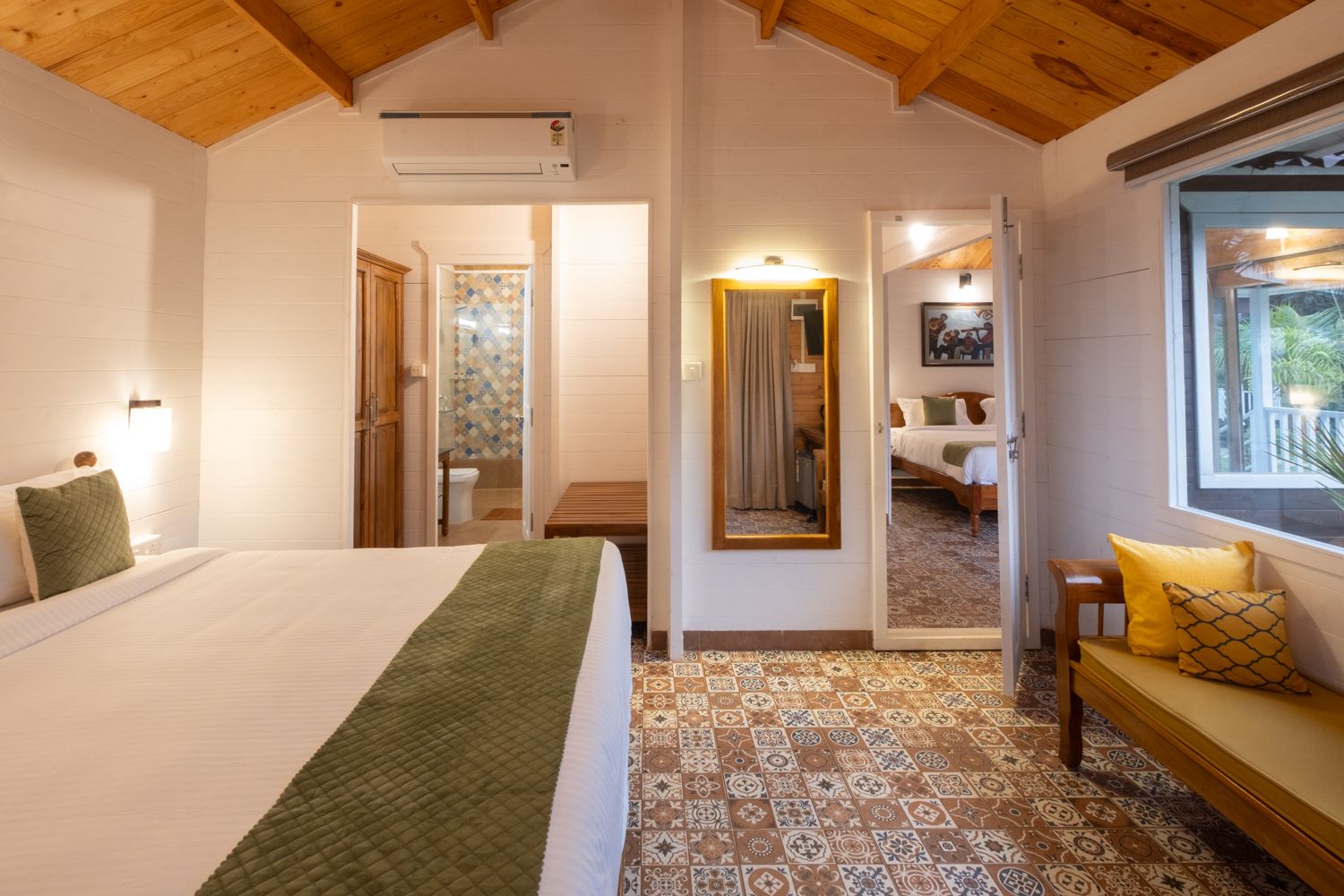 Deluxe King Room with Garden View