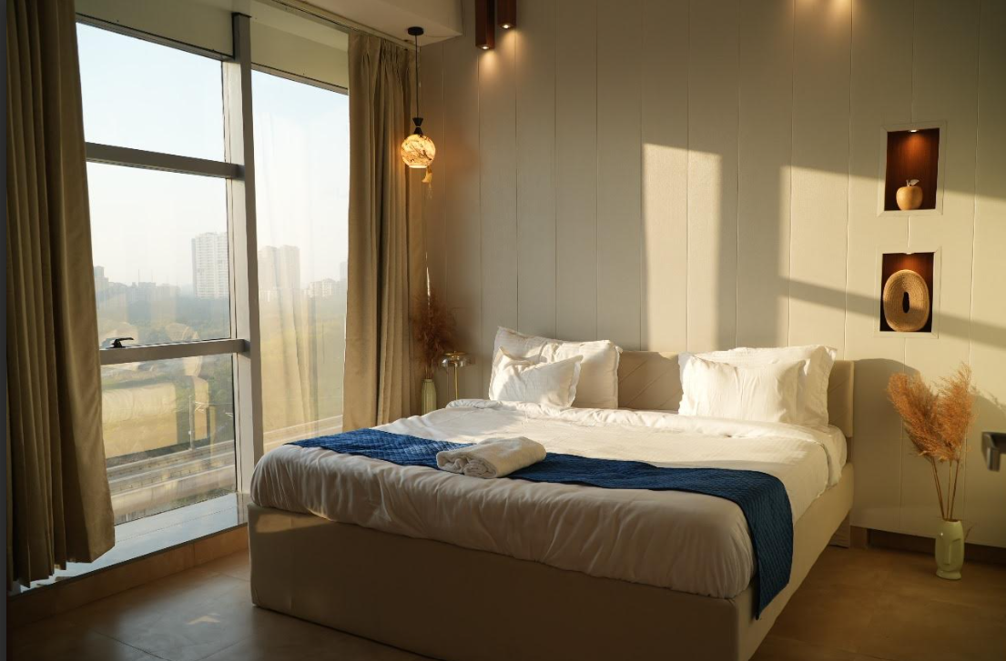 Nimantrana Luxury Suites with Pool | 5 mins Walk from Sector 75 Metro Standard Suite