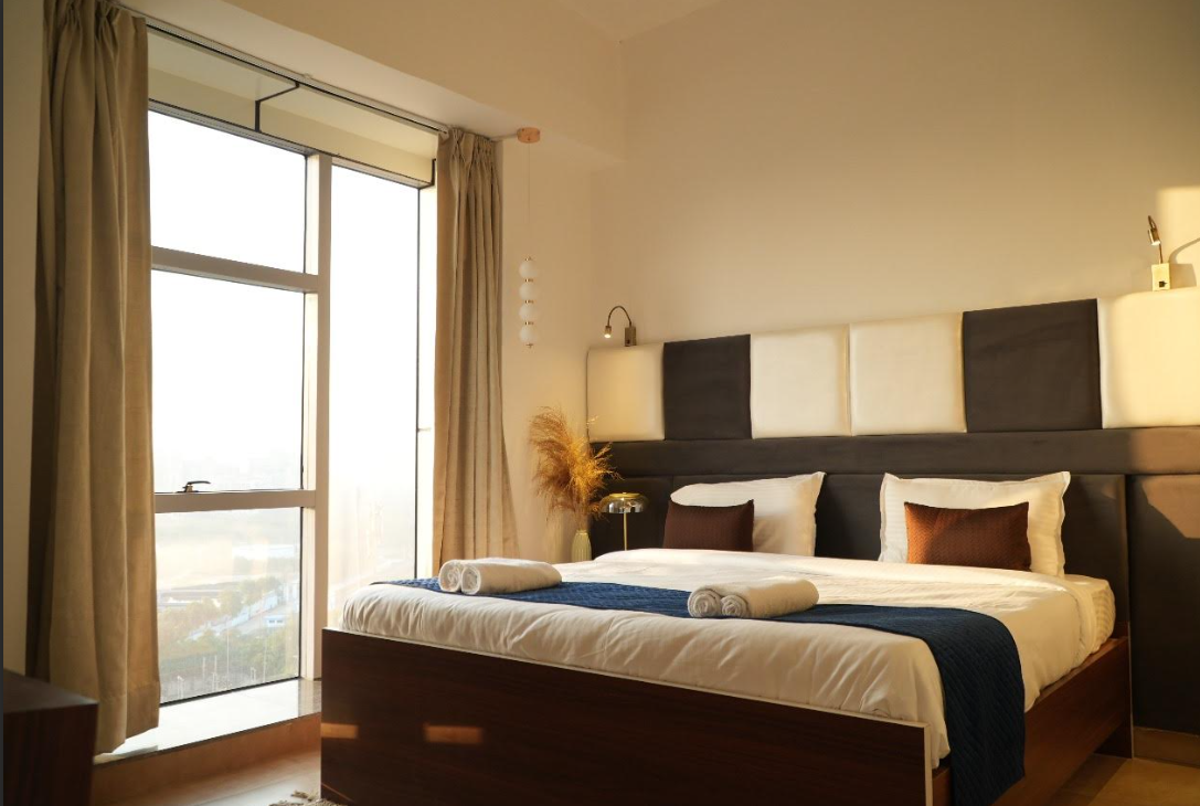 Nimantrana Luxury Suites with Pool | 5 mins Walk from Sector 75 Metro Standard Suite 6